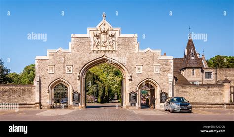 City of London Cemetery and Crematorium .